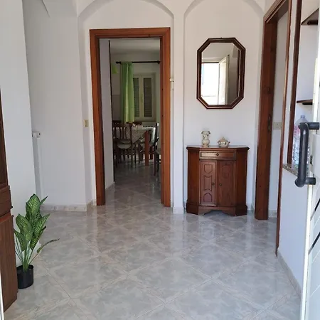 Oleandra House A 5 Minuti Dal Liscia Hébergement de vacances