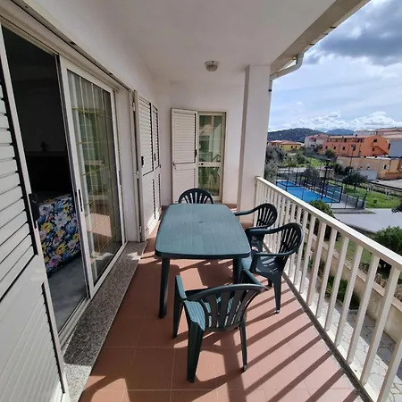 Oleandra House A 5 Minuti Dal Liscia Hébergement de vacances *